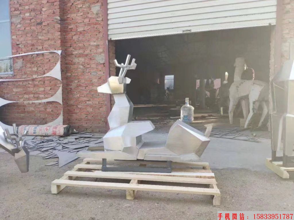 不锈钢拉丝面小鹿雕塑 草坪动物雕塑2